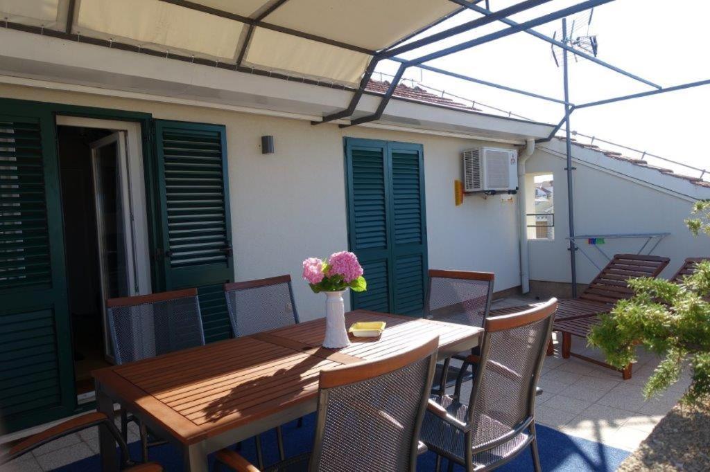 Apartment Tonka Vodice Eksteriør billede